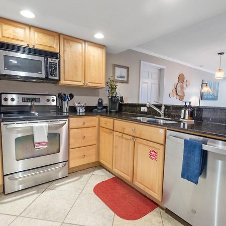 Fun 2 Bed/2 Bath Condo With Pool On Biloxi Beach Exterior photo