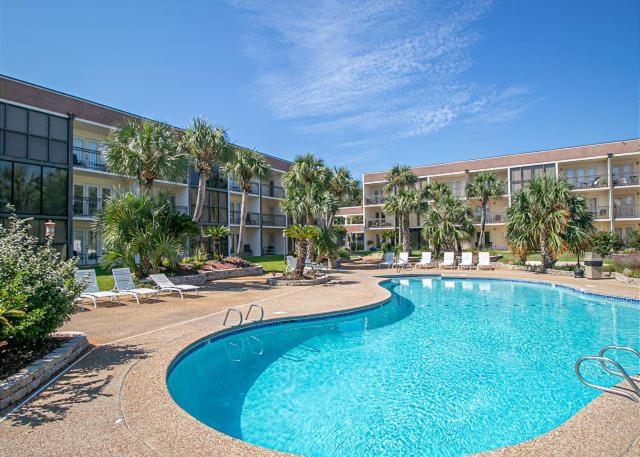 Fun 2 Bed/2 Bath Condo With Pool On Biloxi Beach Exterior photo