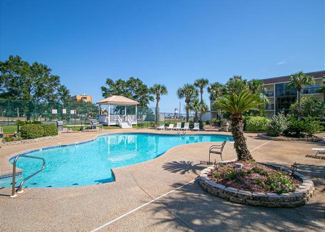 Fun 2 Bed/2 Bath Condo With Pool On Biloxi Beach Exterior photo