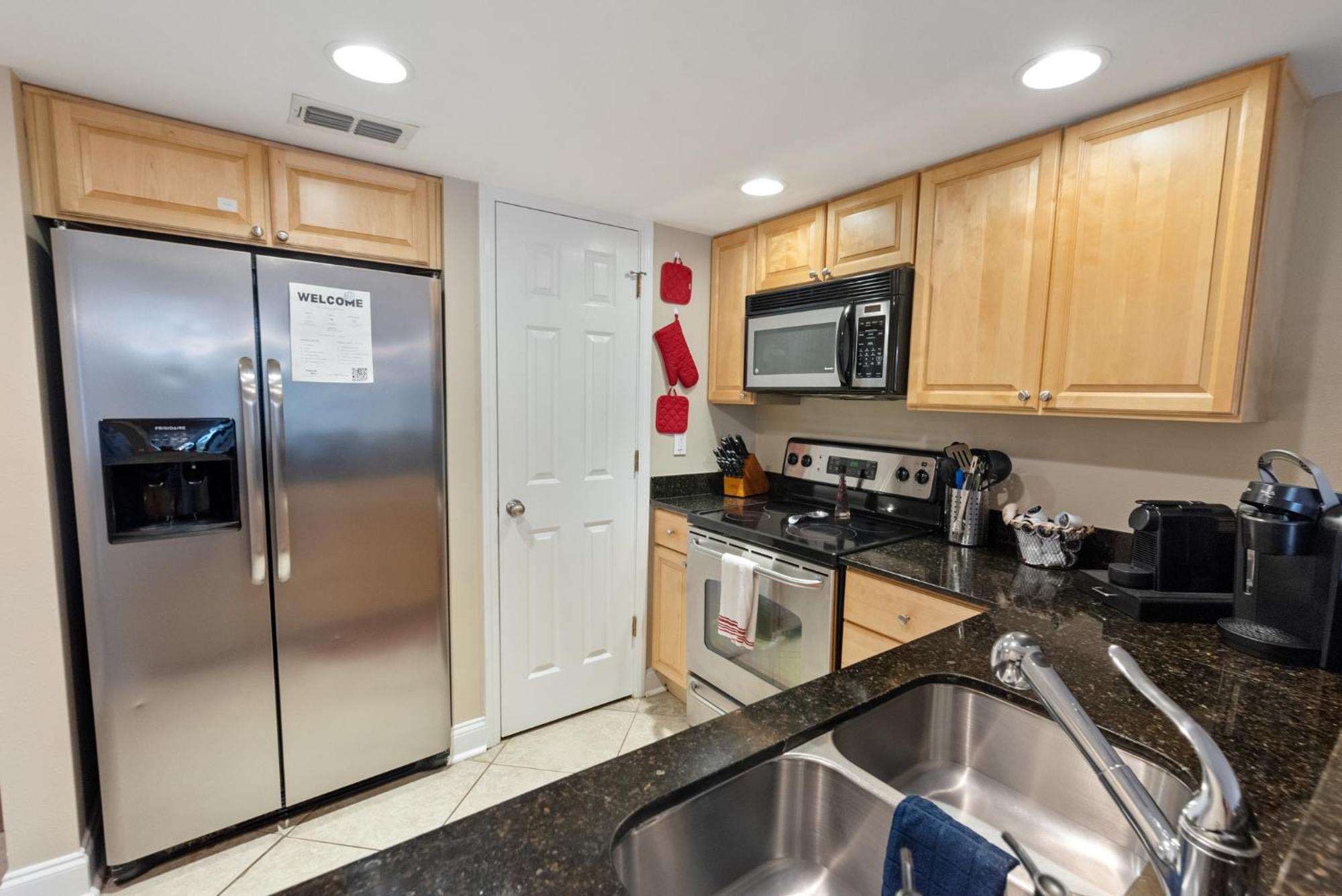Fun 2 Bed/2 Bath Condo With Pool On Biloxi Beach Exterior photo